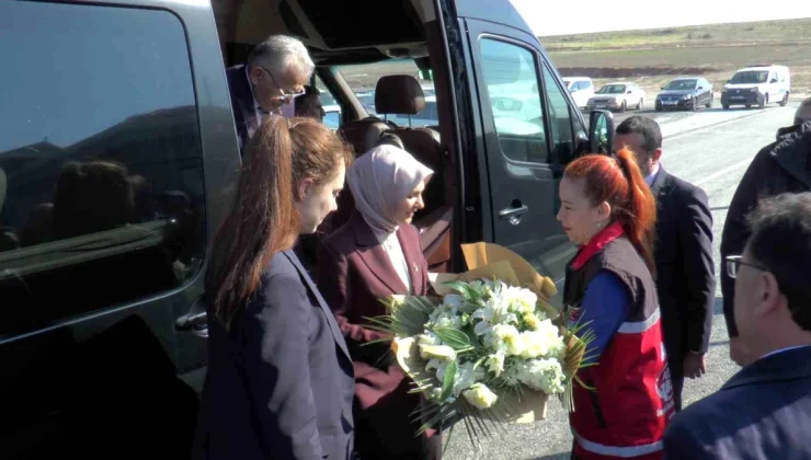 Kayseri’de Aile ve Sosyal Hizmetler Bakanlığı tarafından yapılan Çocuk Evleri Sitesi açıldı