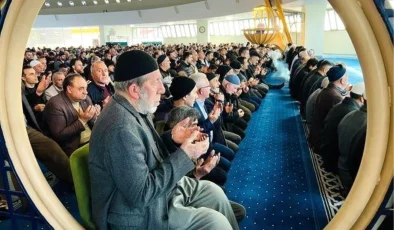 Erzincan’da Bayram Namazı Coşkusu