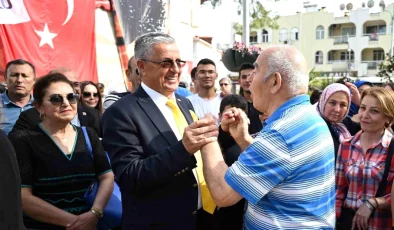 Kemer Belediye Başkanı Necati Topaloğlu, mazbatasını aldı