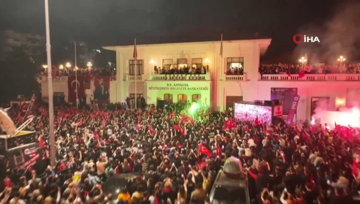 Muhittin Böcek: Antalya’da rekor kırmaya devam edeceğiz