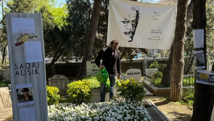 Sadri Alışık’ın doğumunun 99. yılında kabri başında anma töreni düzenlendi