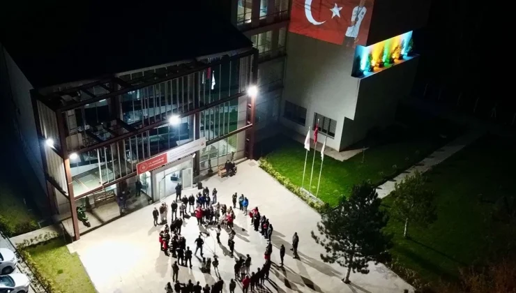 Trampolin Cimnastik Avrupa Şampiyonası’nda Sinan Cankurt ve milli takım altın madalyayla döndü