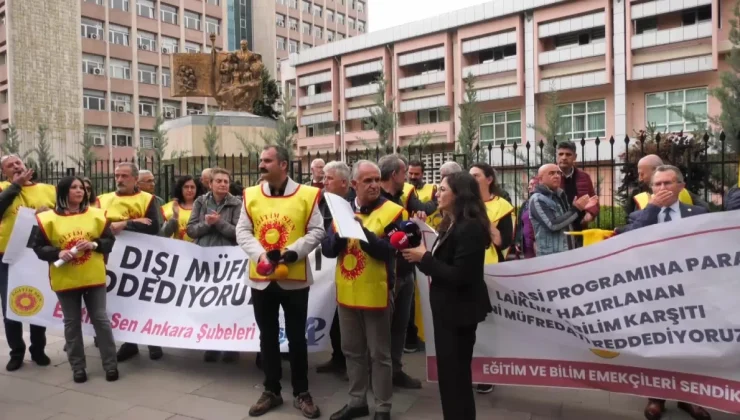 Eğitim Sen’den MEB Önünde ‘Müfredat’ Protestosu: “Laiklik ve Bilim Karşıtı Müfredatı Reddediyoruz”