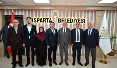 Isparta İl Genel Meclisi Başkanı Mehmet Ali Ertuğrul ve üyeleri Belediye Başkanı Şükrü Başdeğirmen’i ziyaret etti