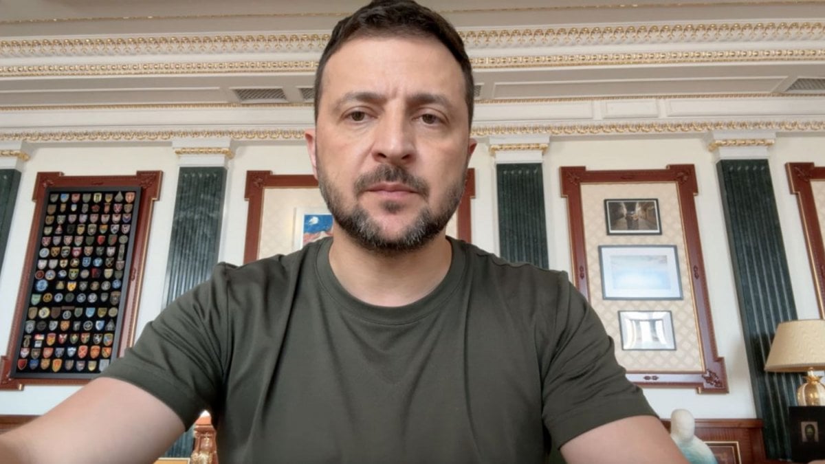 Vladimir Zelensky: Kursk’taki pozisyonumuzu güçlendiriyoruz