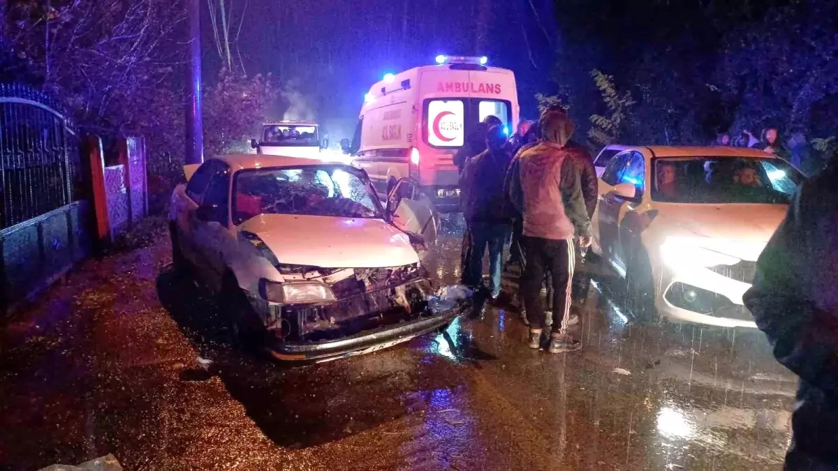 Düzce’de Trafik Kazası: 3 Yaralı