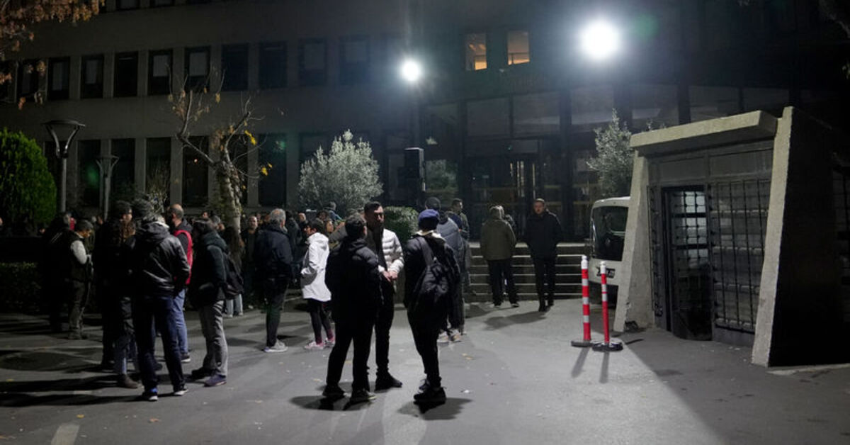 Kadıköy Belediyesi işçilerinin grev kararı bir dakika sürdü