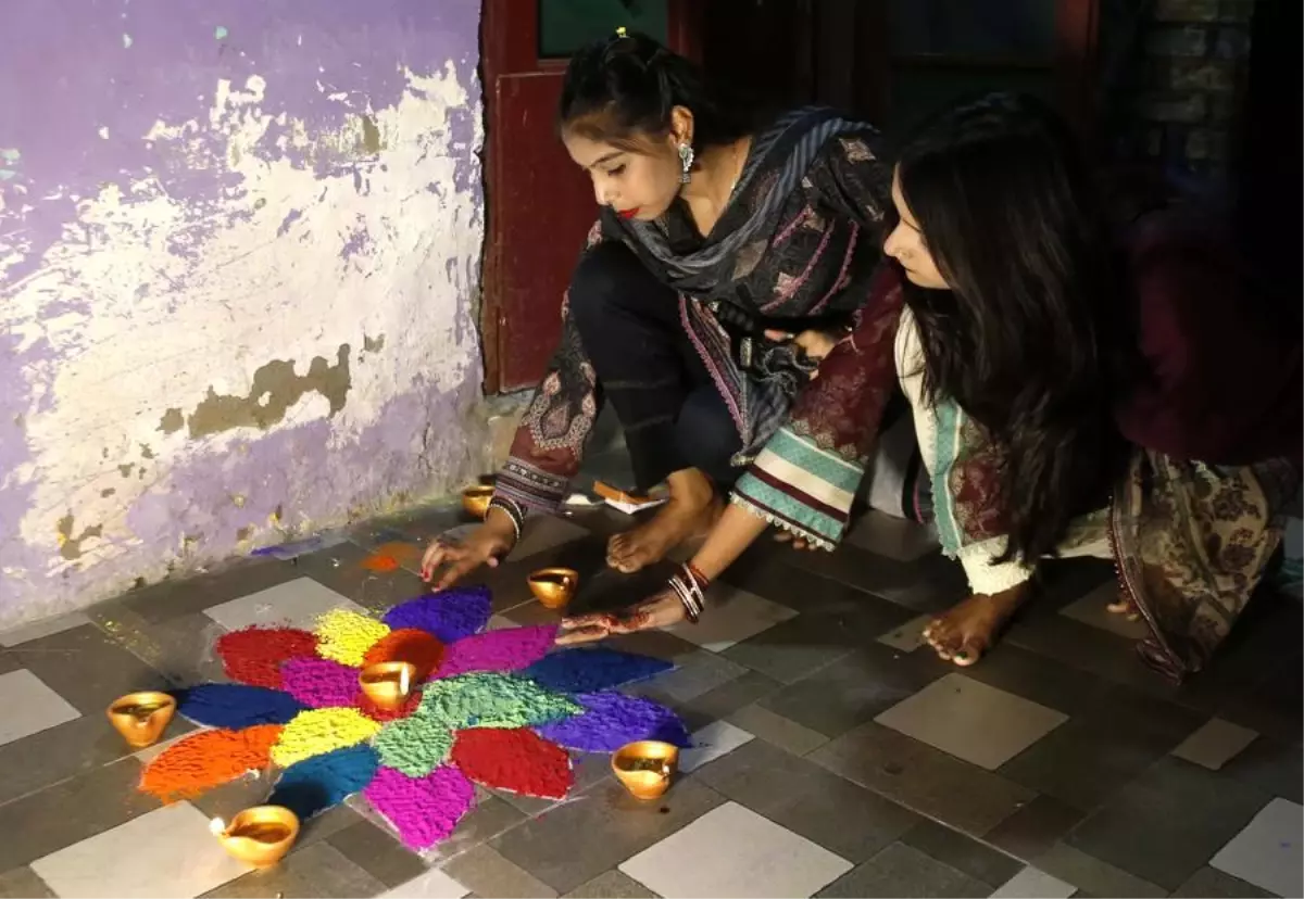 Pakistan’da Diwali Kutlamaları